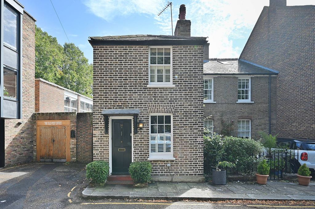 Property photo 2 of 12
