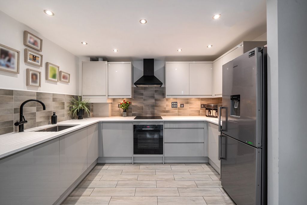 Property photo 2 of 20 1376078-6-690dc47...