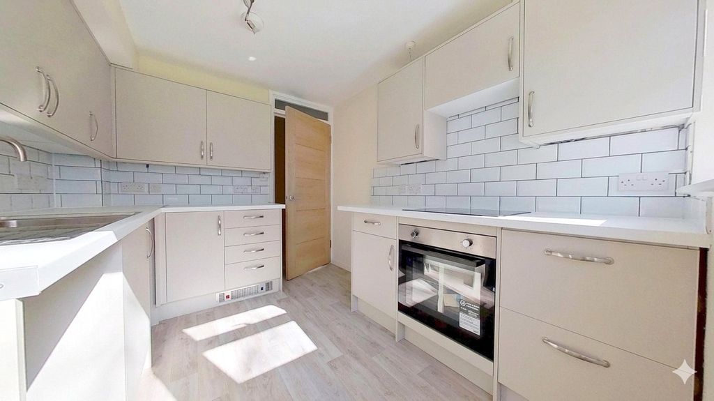 Property photo 3 of 11 Picture No. 05