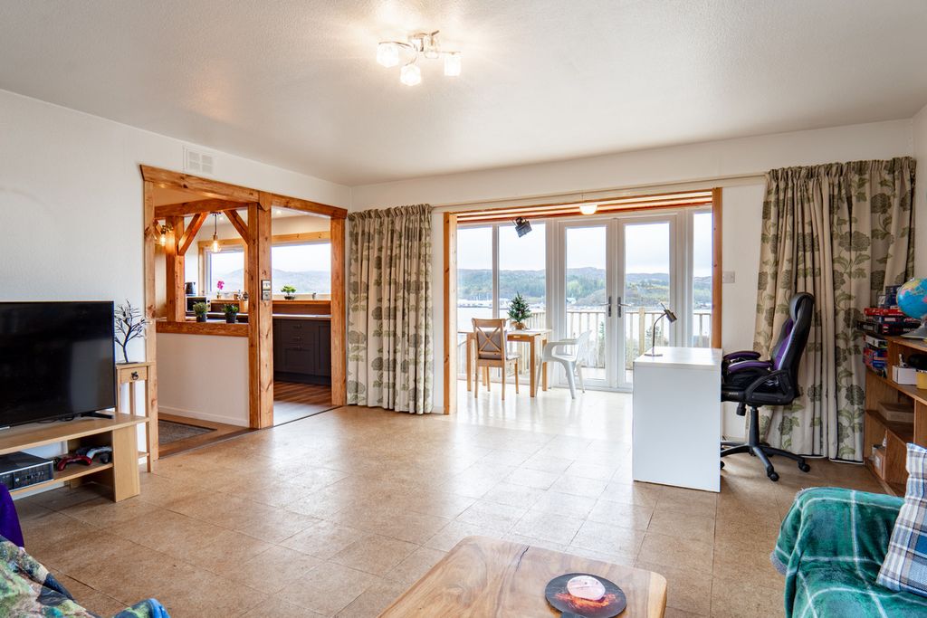 Property photo 2 of 43