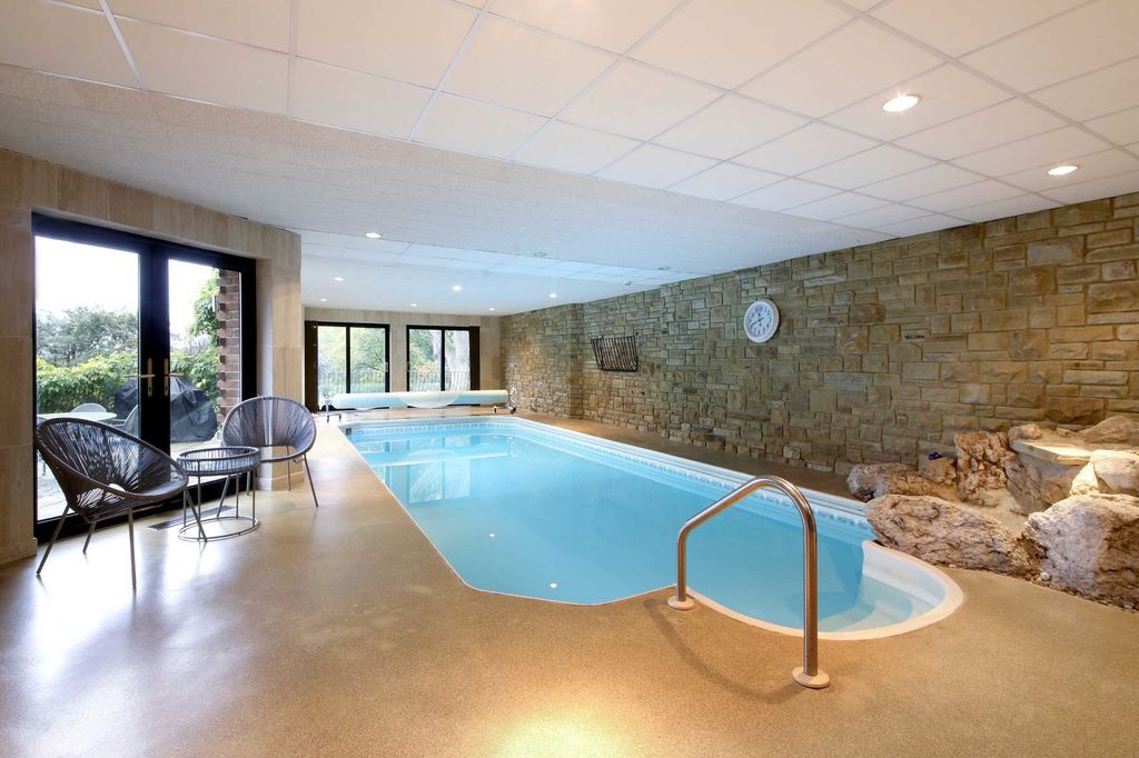 Property photo 2 of 27 Picture No. 43