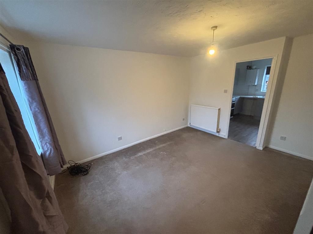 Property photo 3 of 10 Bedroom 1