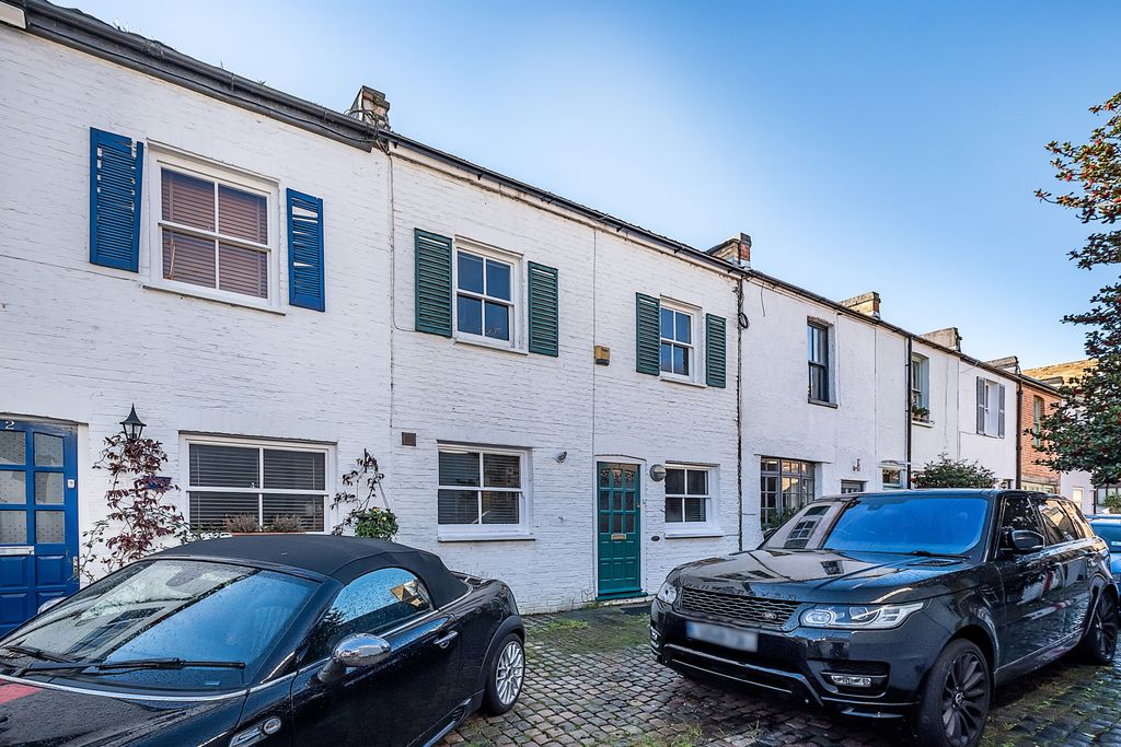 Property photo 1 of 11