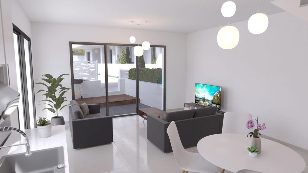 Property photo 2 of 20