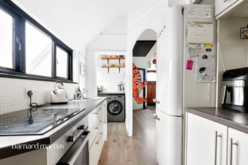 Property photo 3 of 16