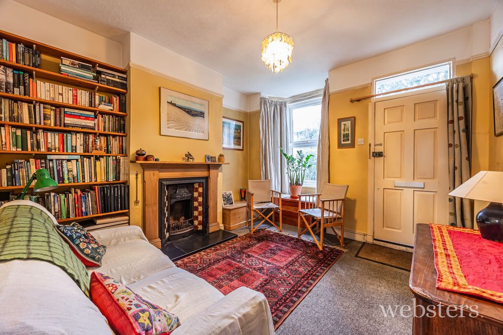 Property photo 3 of 11