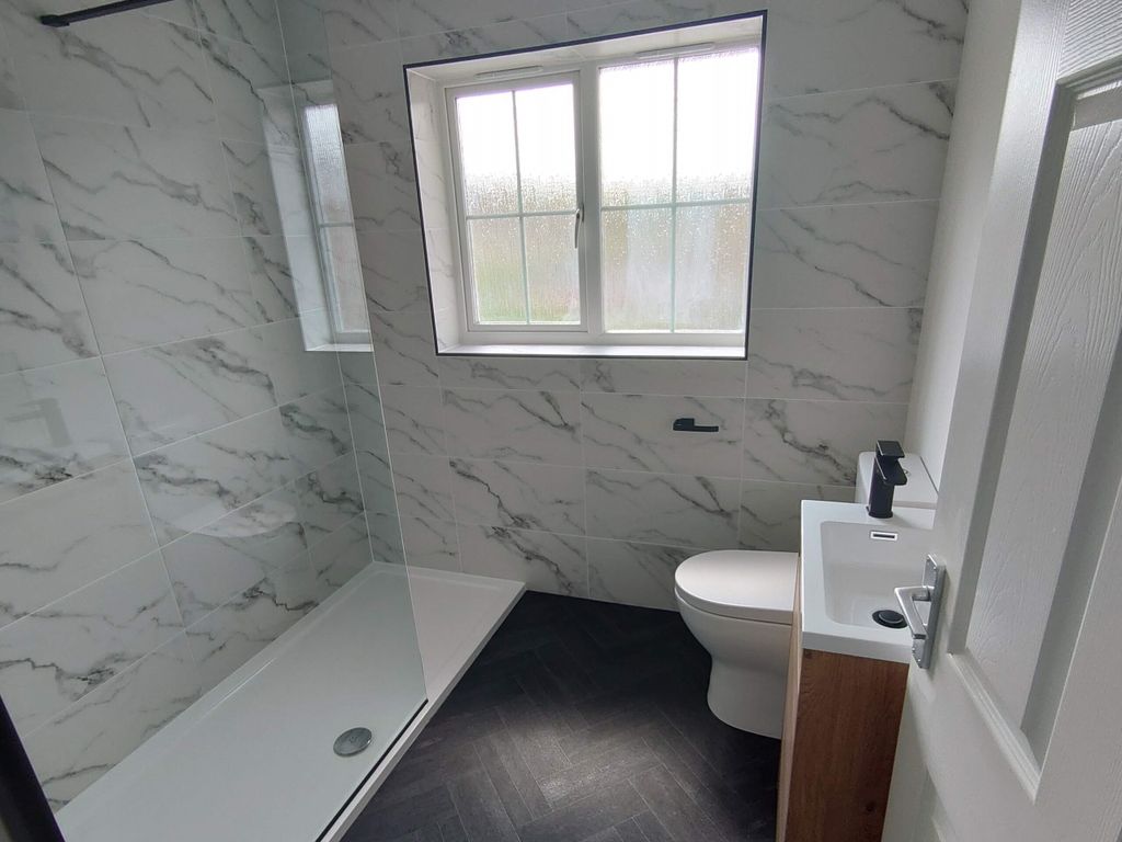 Property photo 3 of 8 739F9190A76Ea2428910Ef9Fd3F0Af7B