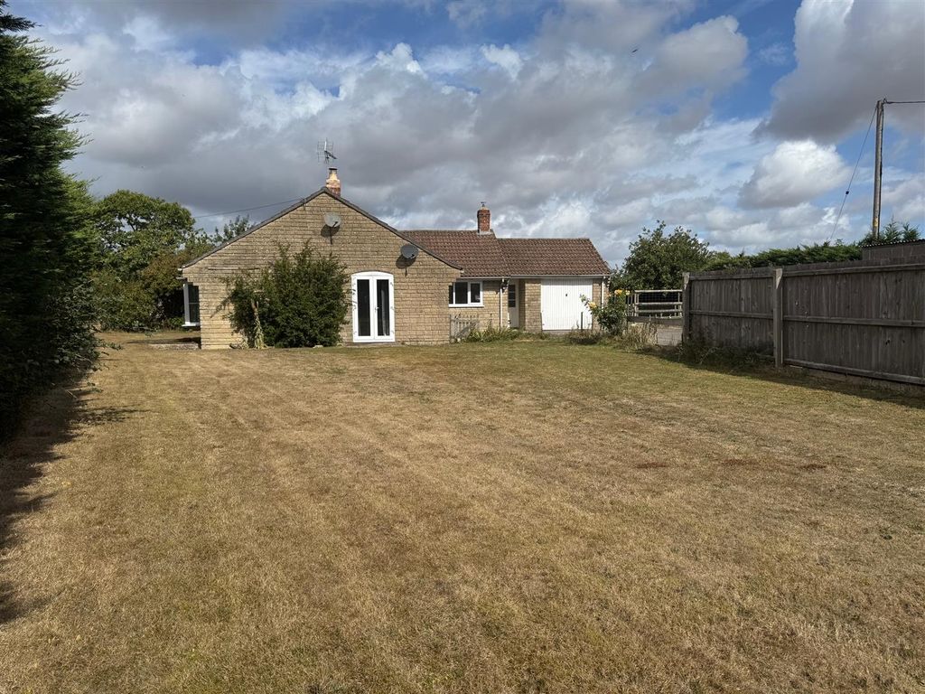 Property photo 2 of 17 Garden