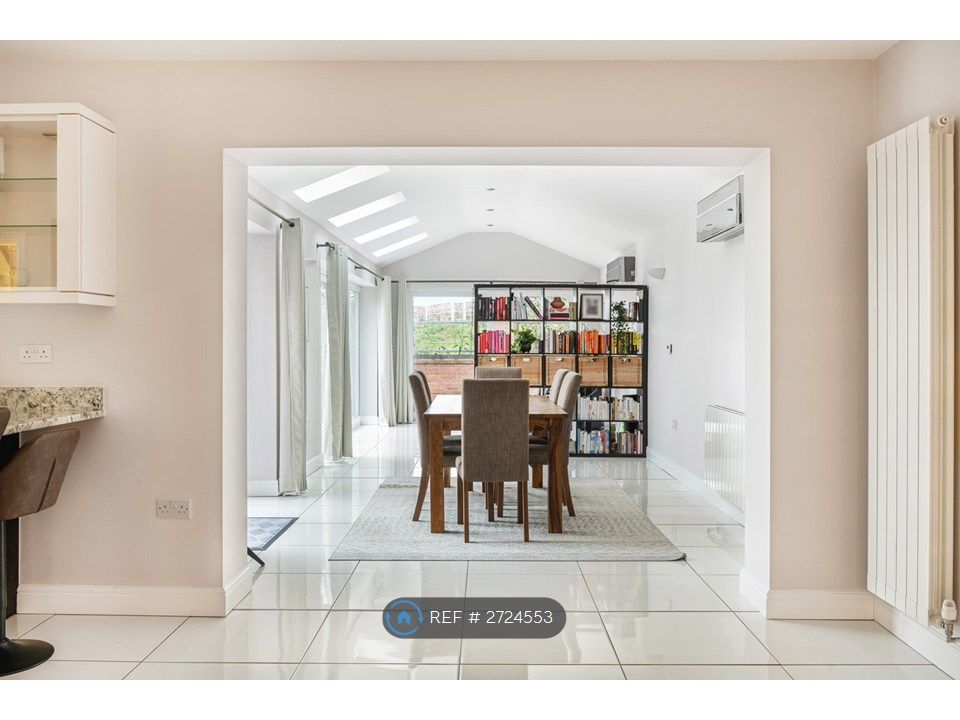 Property photo 3 of 35