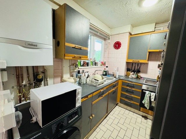 Property photo 3 of 9 Photo 8