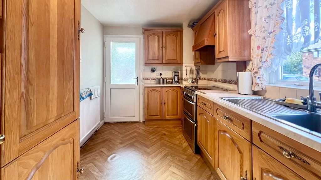 Property photo 3 of 16 Photo 8