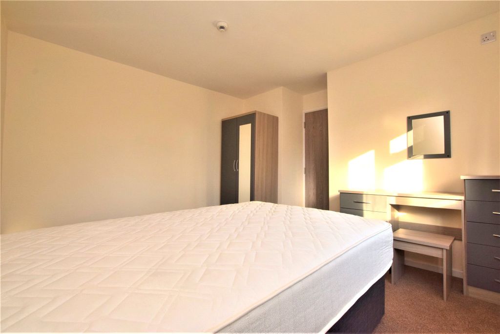 Property photo 2 of 12 Bedroom