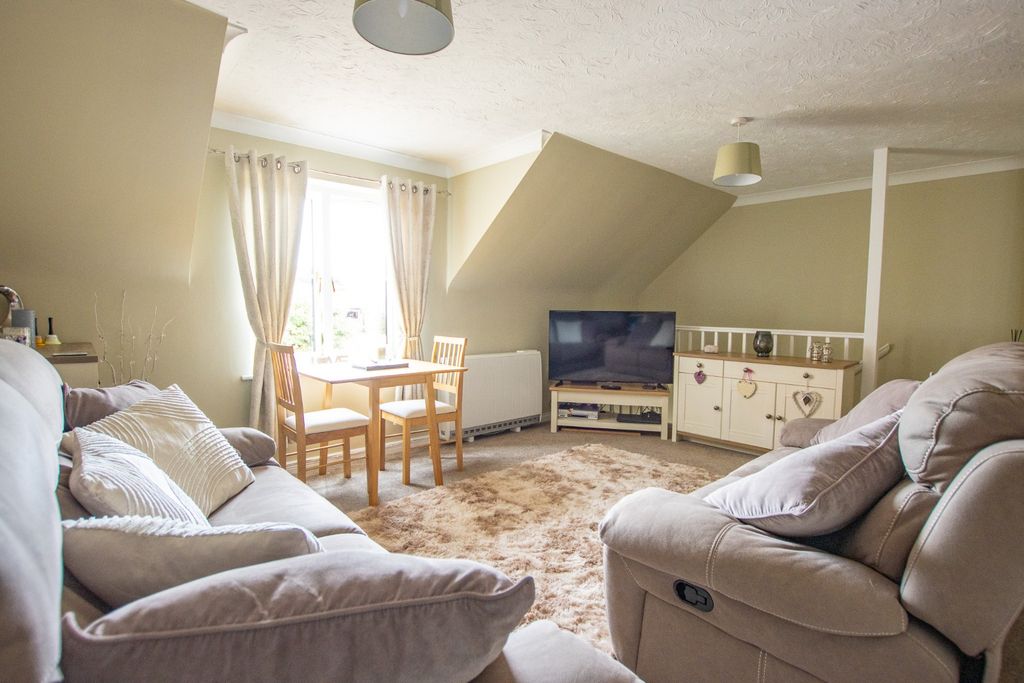 Property photo 3 of 13 5393466