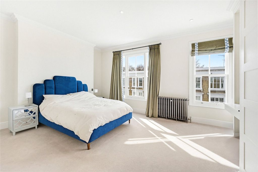 Property photo 3 of 15 Bedroom