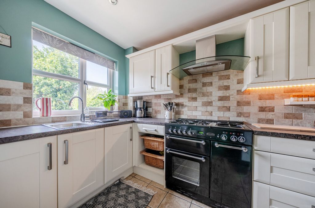 Property photo 2 of 21 1502719-11-6A7c4B...