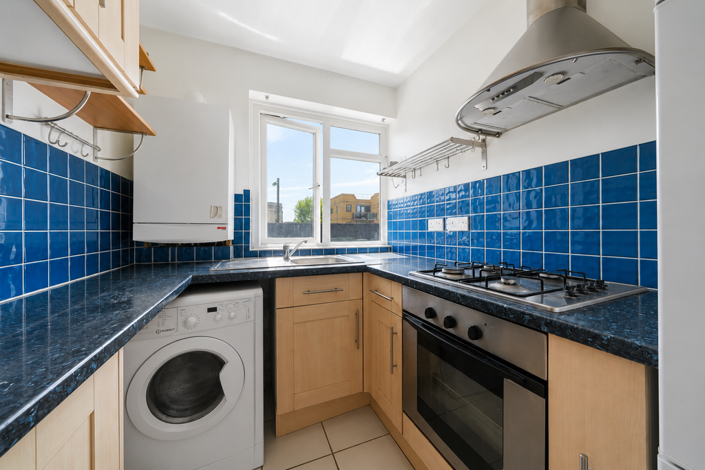 Property photo 3 of 9 Kitchen