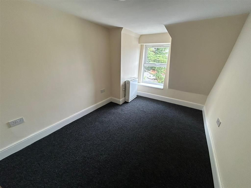 Property photo 3 of 6 Bedroom 1