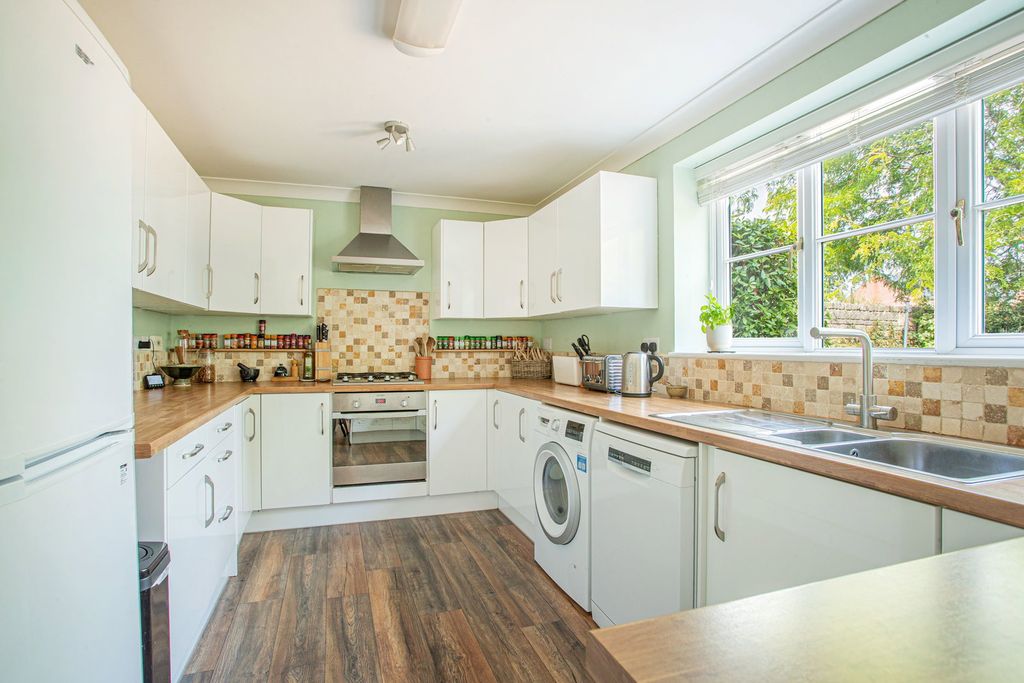 Property photo 2 of 15