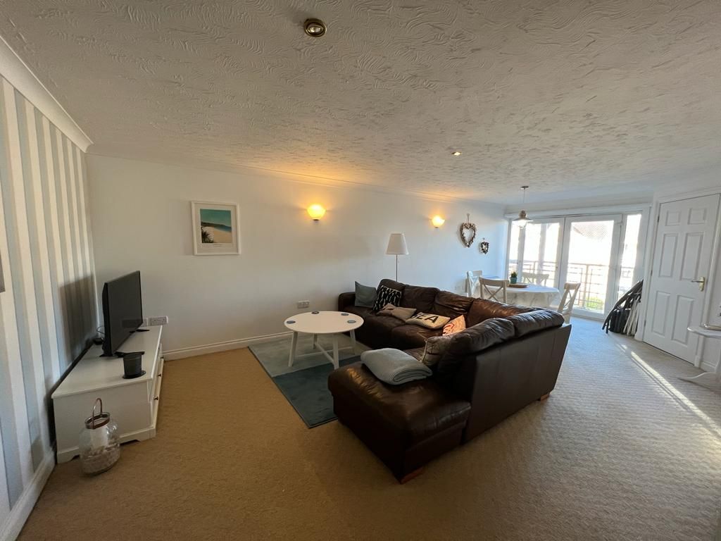 Property photo 2 of 7 Spacious Living Rooom With Balcony