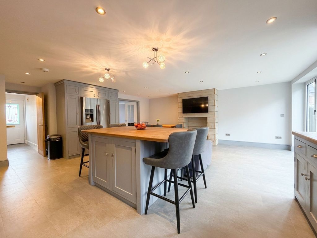 Property photo 3 of 15 Kitchen/Diner