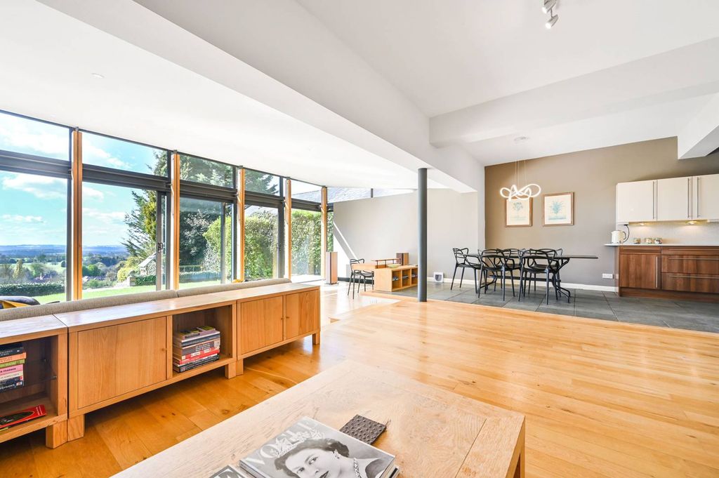 Property photo 2 of 37