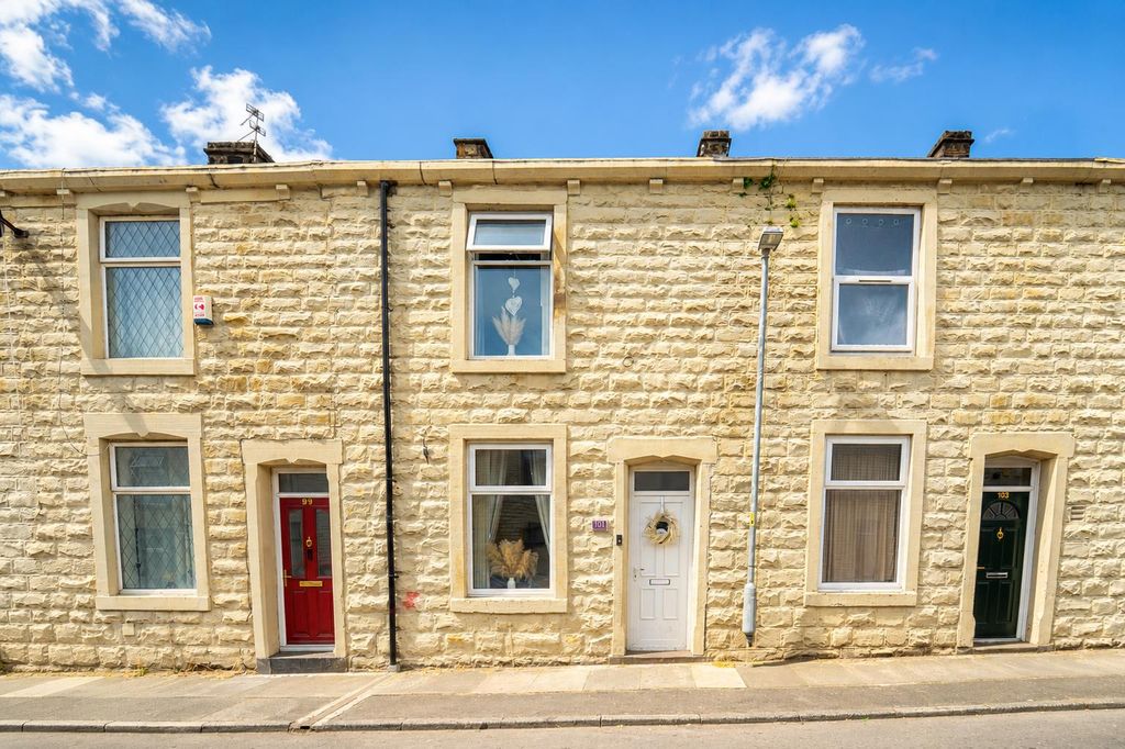 Property photo 2 of 12