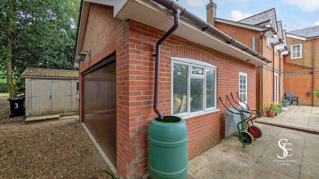 Additional image 37 of 5 bed property for saleOld Wokingham Road, Wokingham RG40