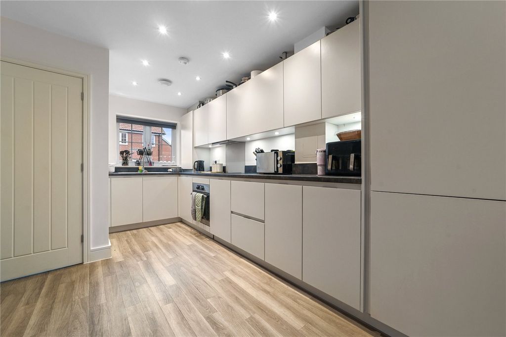 Property photo 3 of 13 Picture No. 11