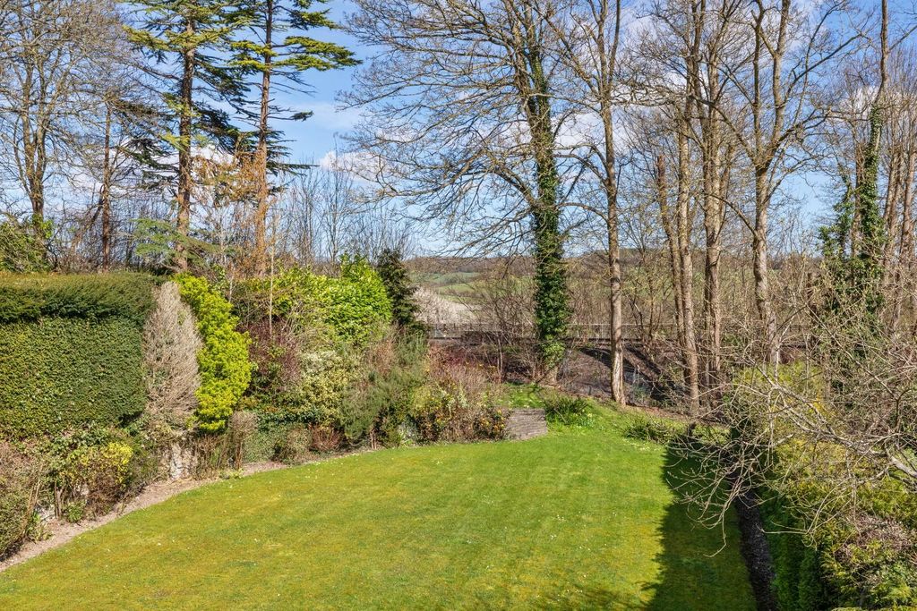 Property photo 2 of 18 Garden &amp; Views To Rear