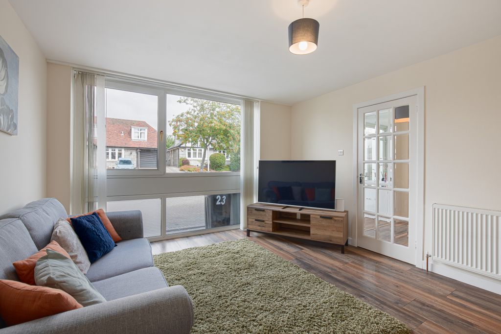 Property photo 1 of 18 Living1