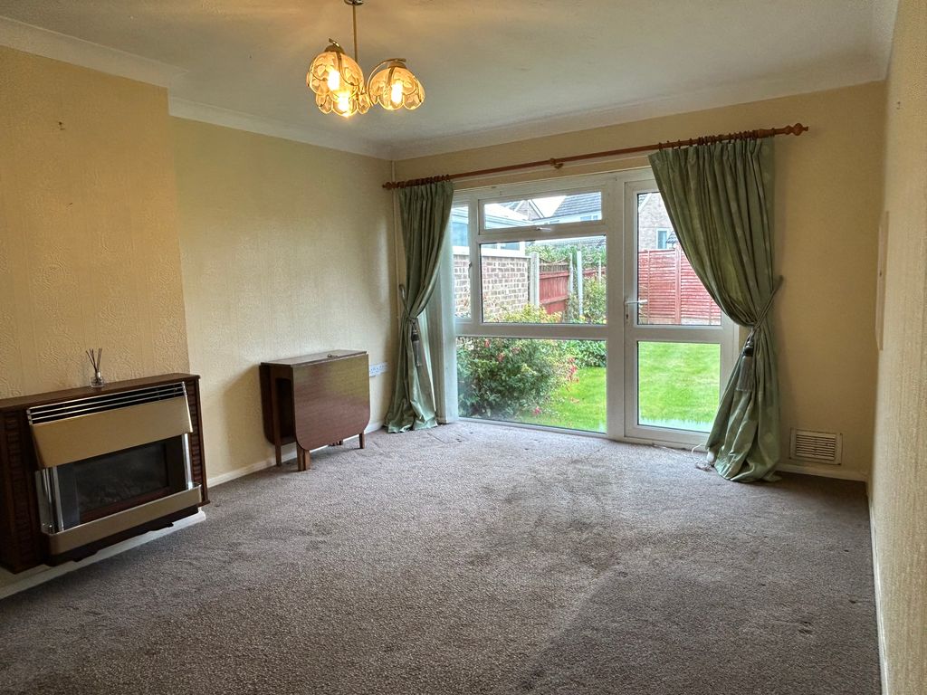 Property photo 3 of 11 Sitting Room