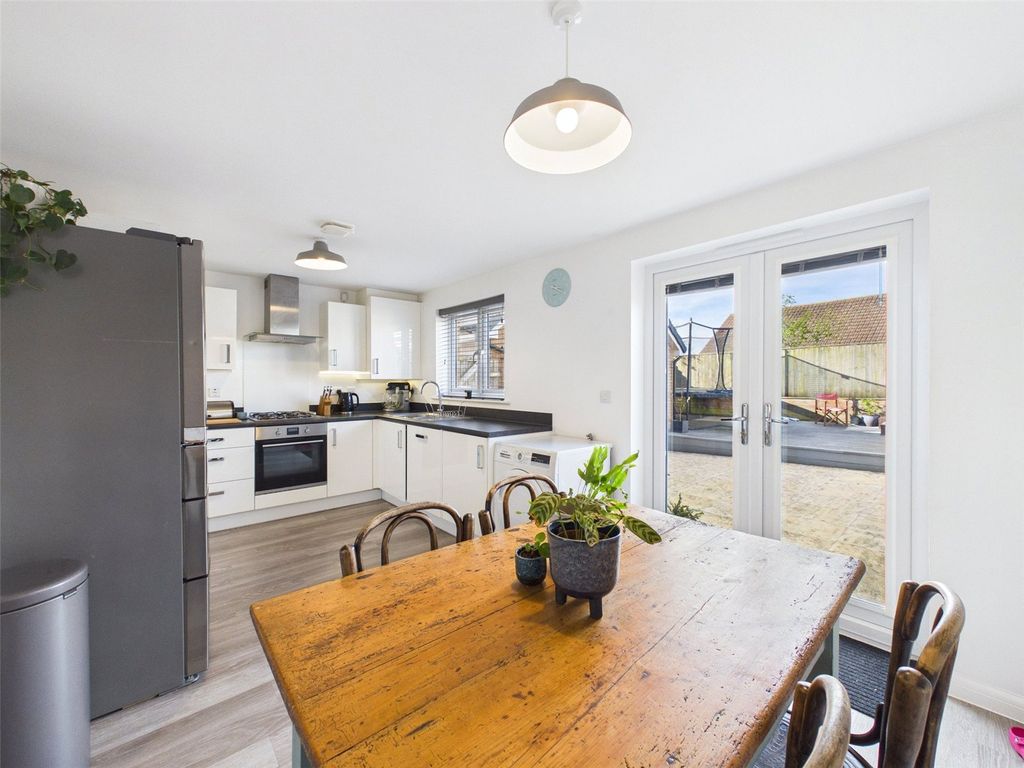 Property photo 3 of 13 Picture No. 10