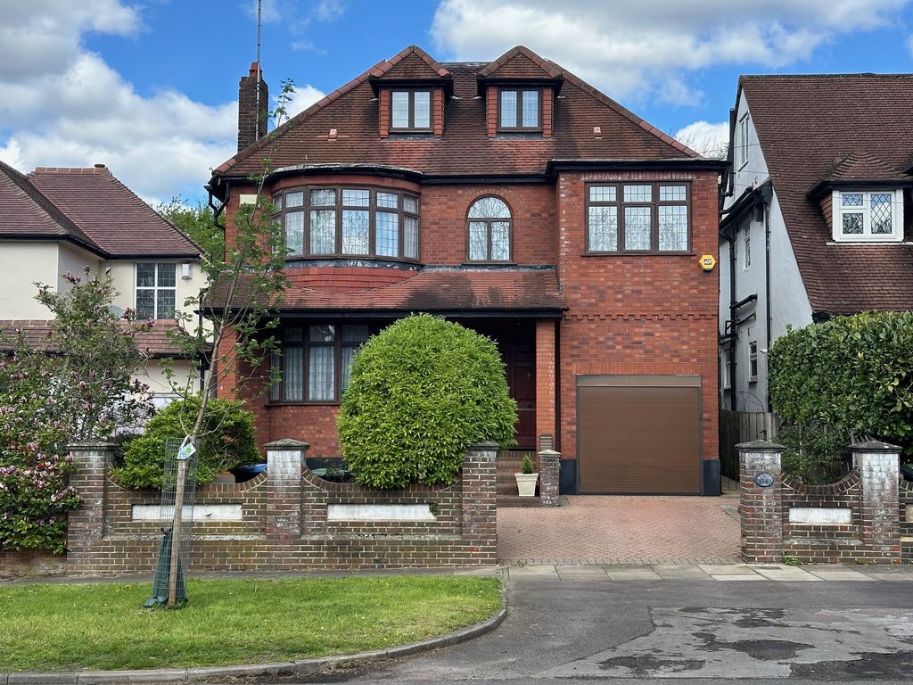 Property photo 1 of 40