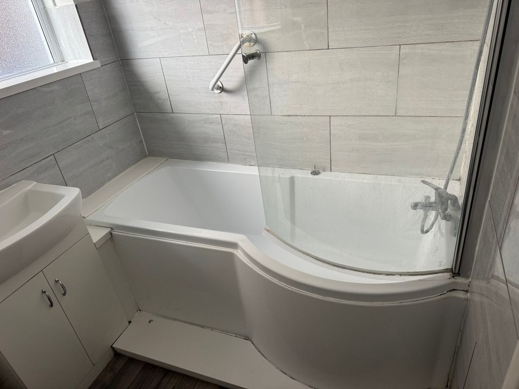 Additional image 5 of 2 bed flat for saleWoodford Court, Birchington CT7