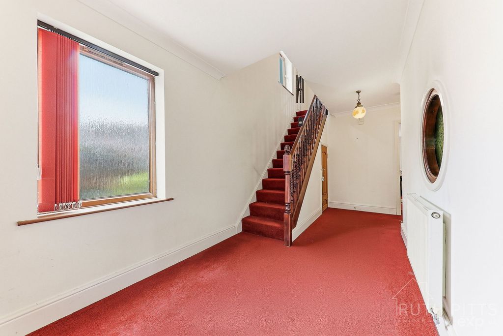 Property photo 2 of 37