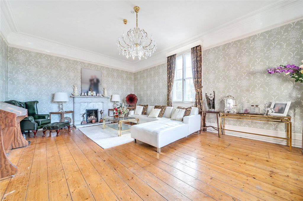 Property photo 2 of 40 Picture No. 15