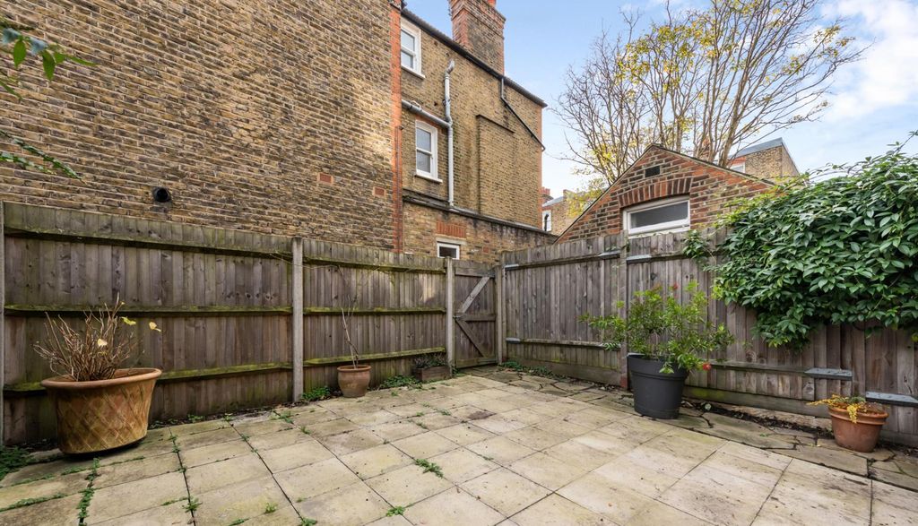 Property photo 2 of 10