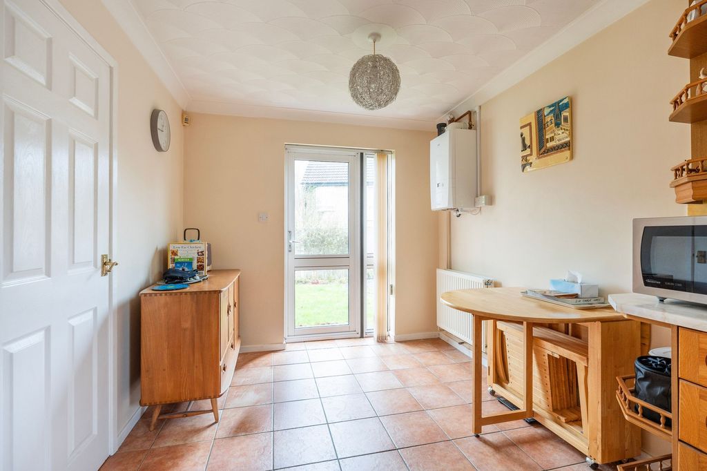 Property photo 3 of 19