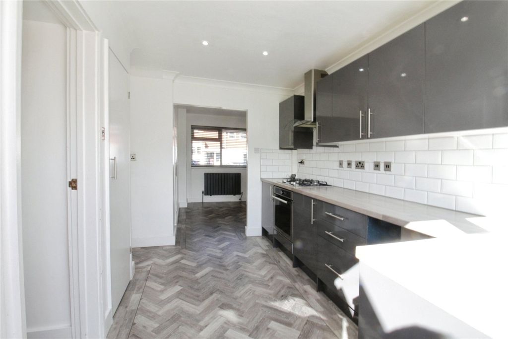 Property photo 3 of 12 Picture No. 02