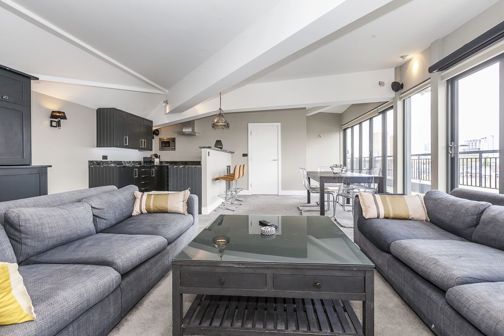 Property photo 1 of 25 Reception