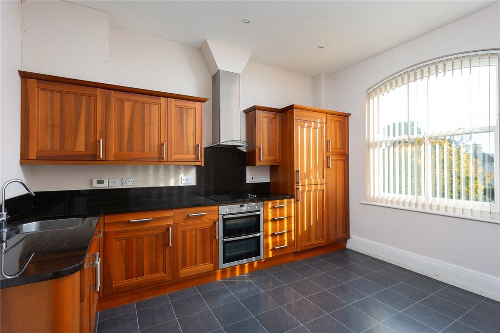 Property photo 3 of 10 Photos