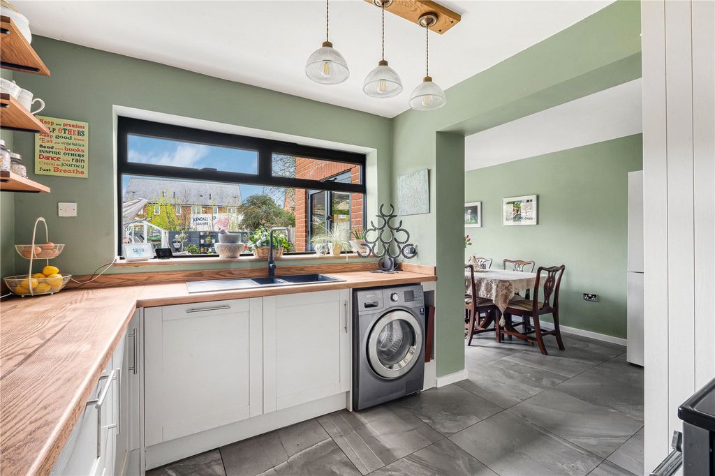 Property photo 3 of 27 Picture No. 10