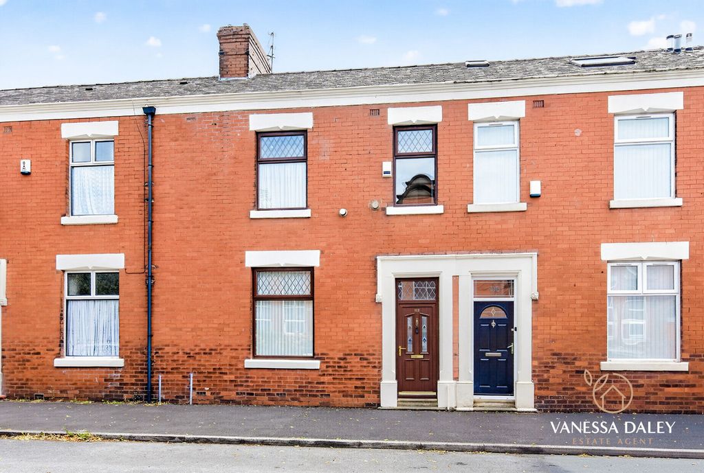 Property photo 1 of 31