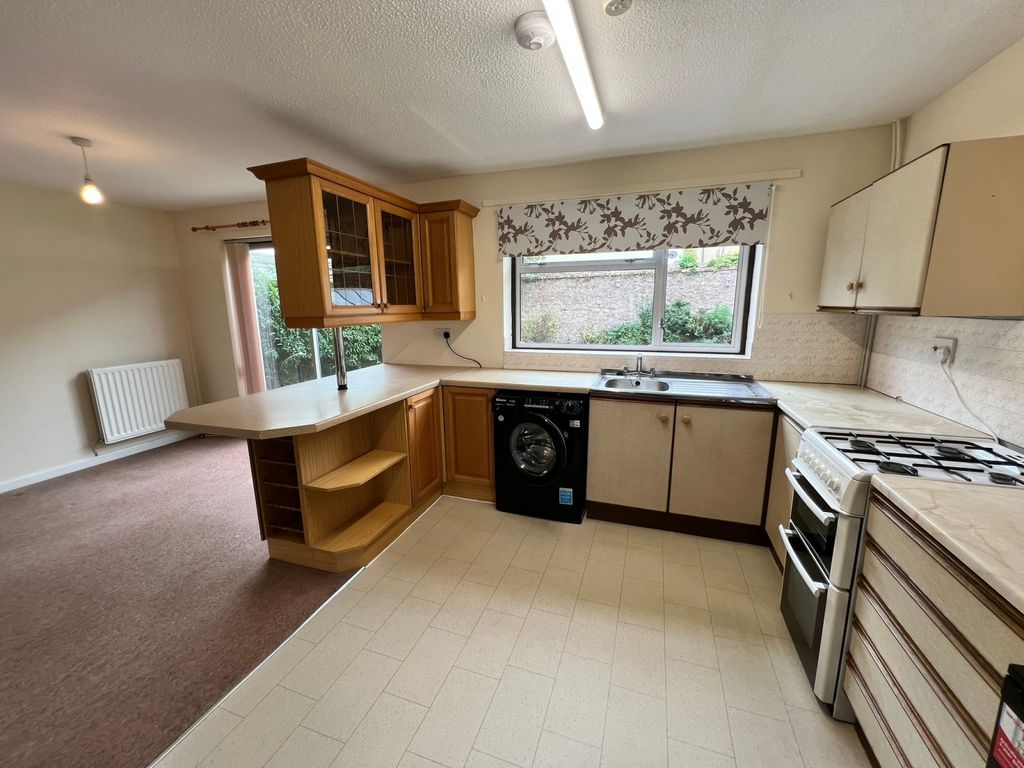 Property photo 2 of 11 Picture No. 13