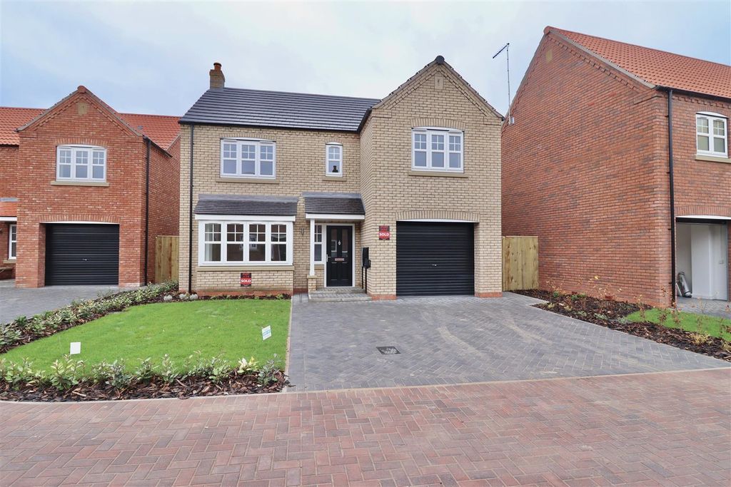 Property photo 1 of 12 Outside