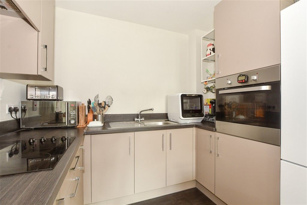 Property photo 2 of 9 Lounge/Kitchen