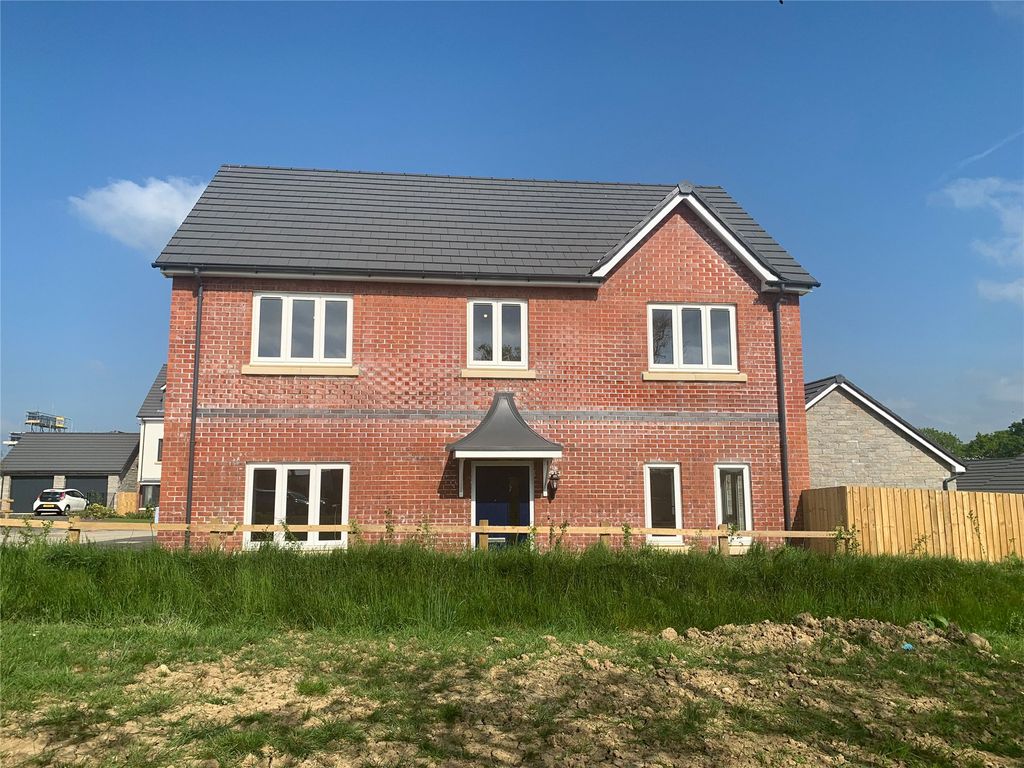 Property photo 2 of 12 External