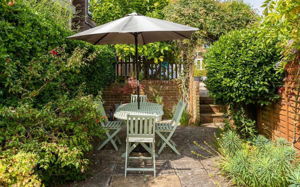 Property photo 1 of 23