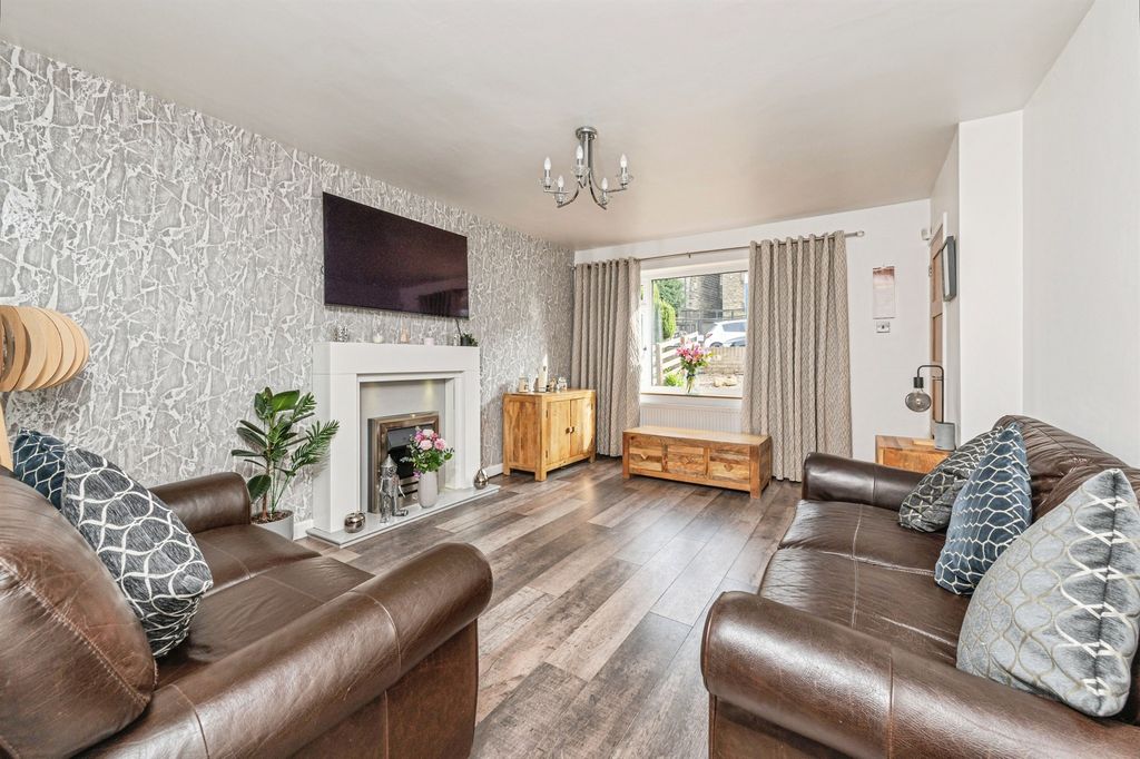 Additional image 4 of 3 bed semi-detached house for saleHigh Street, Hanging Heaton, Batley WF17