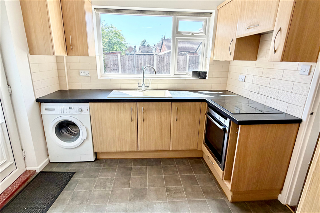 Property photo 2 of 17 Kitchen